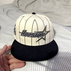 - size 7 3/8
-never worn